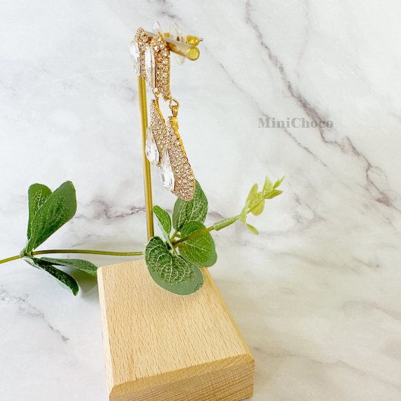 Gold Tone Bridal Teardrops Statement Crystal Dangle Earrings - Picture 4 of 7